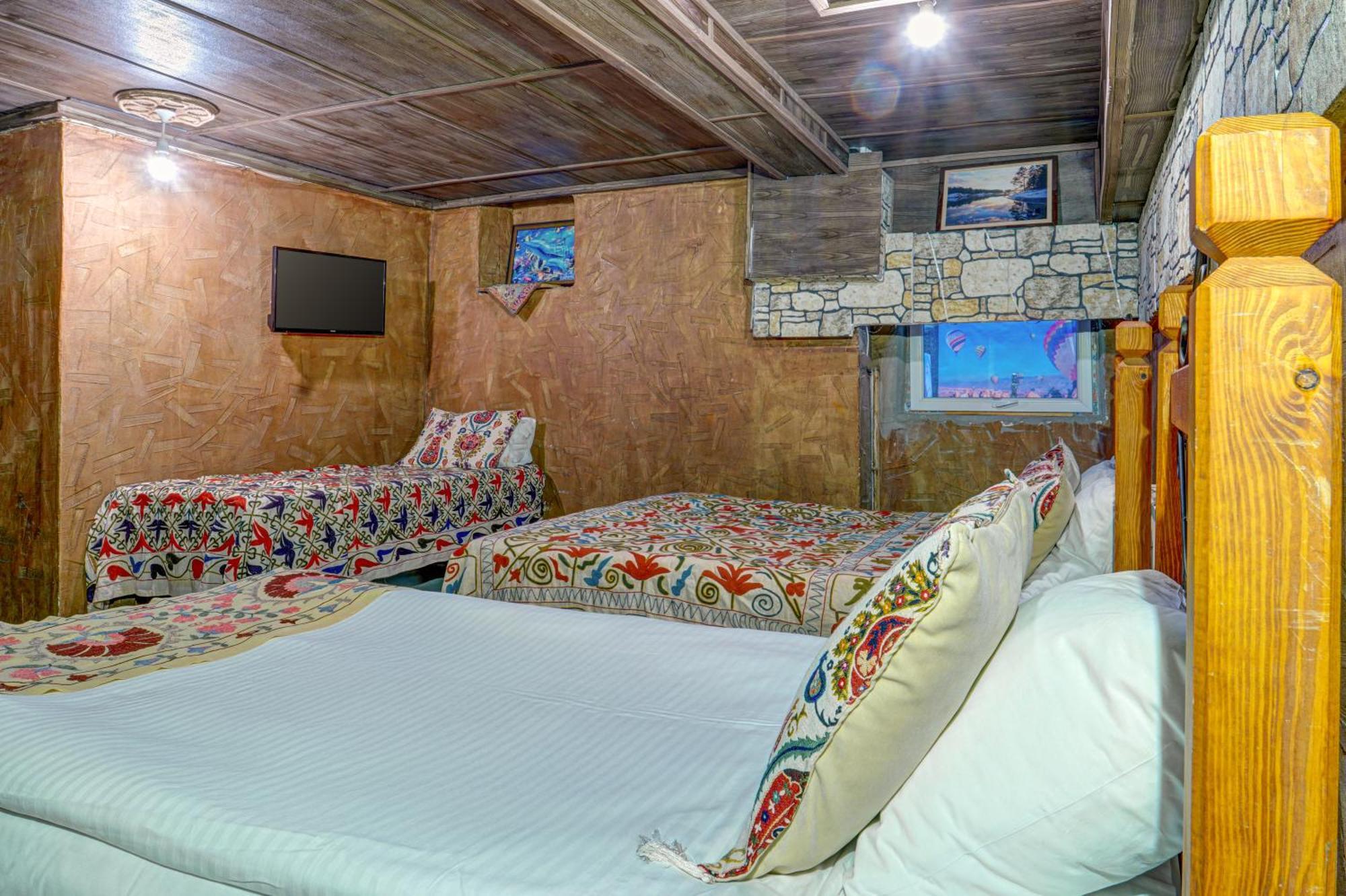 アヴァノス Atax Cave House Bed & Breakfast エクステリア 写真