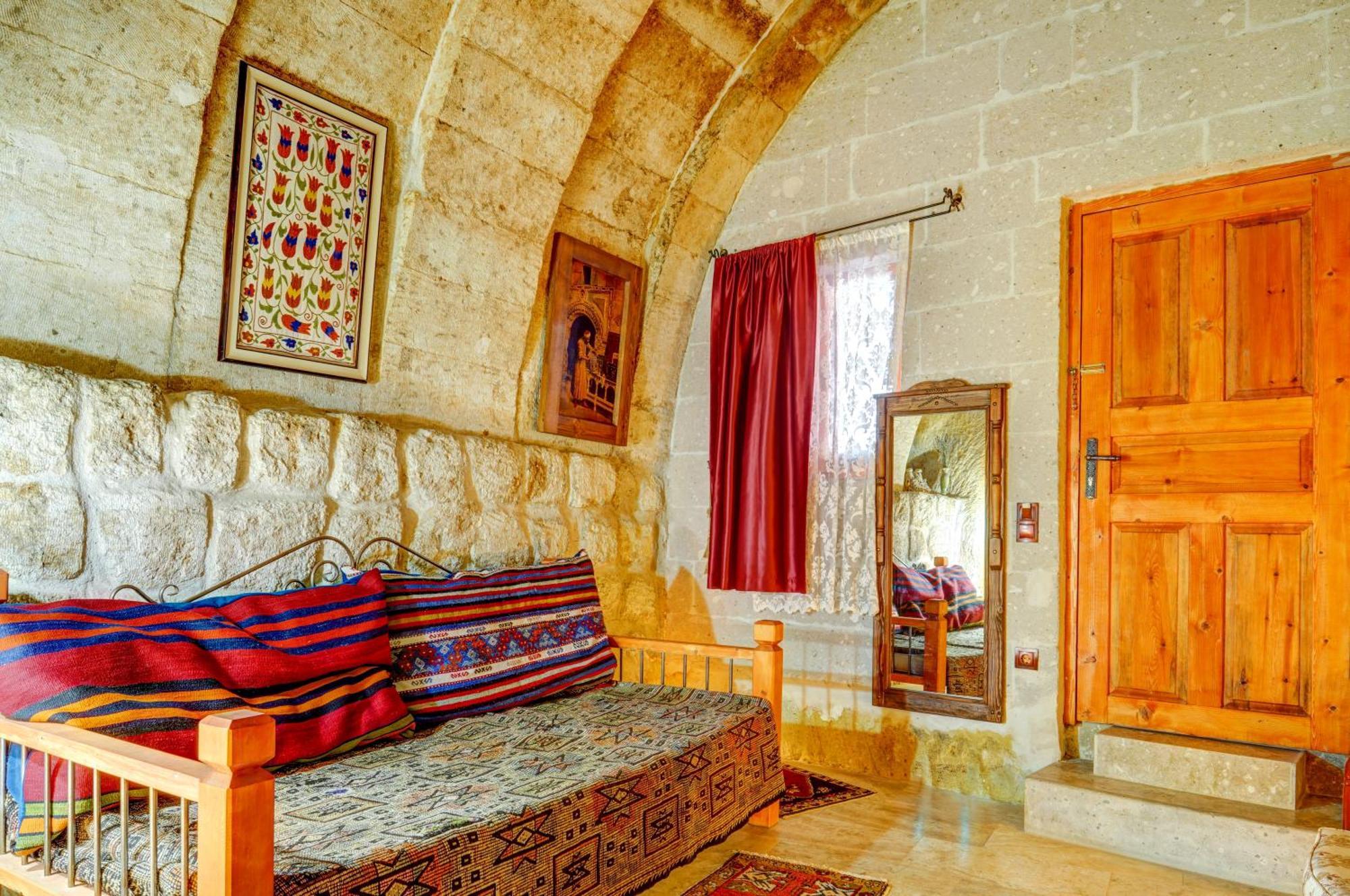 アヴァノス Atax Cave House Bed & Breakfast エクステリア 写真