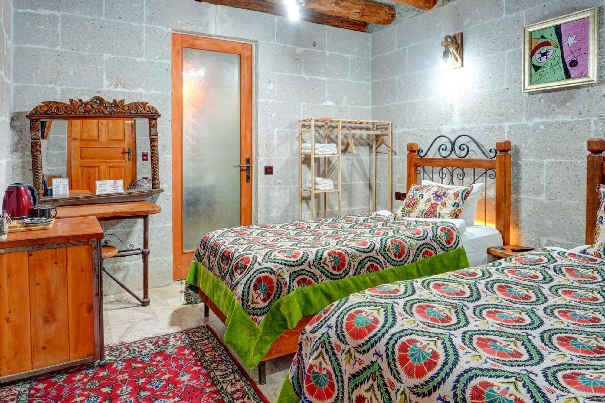 アヴァノス Atax Cave House Bed & Breakfast エクステリア 写真