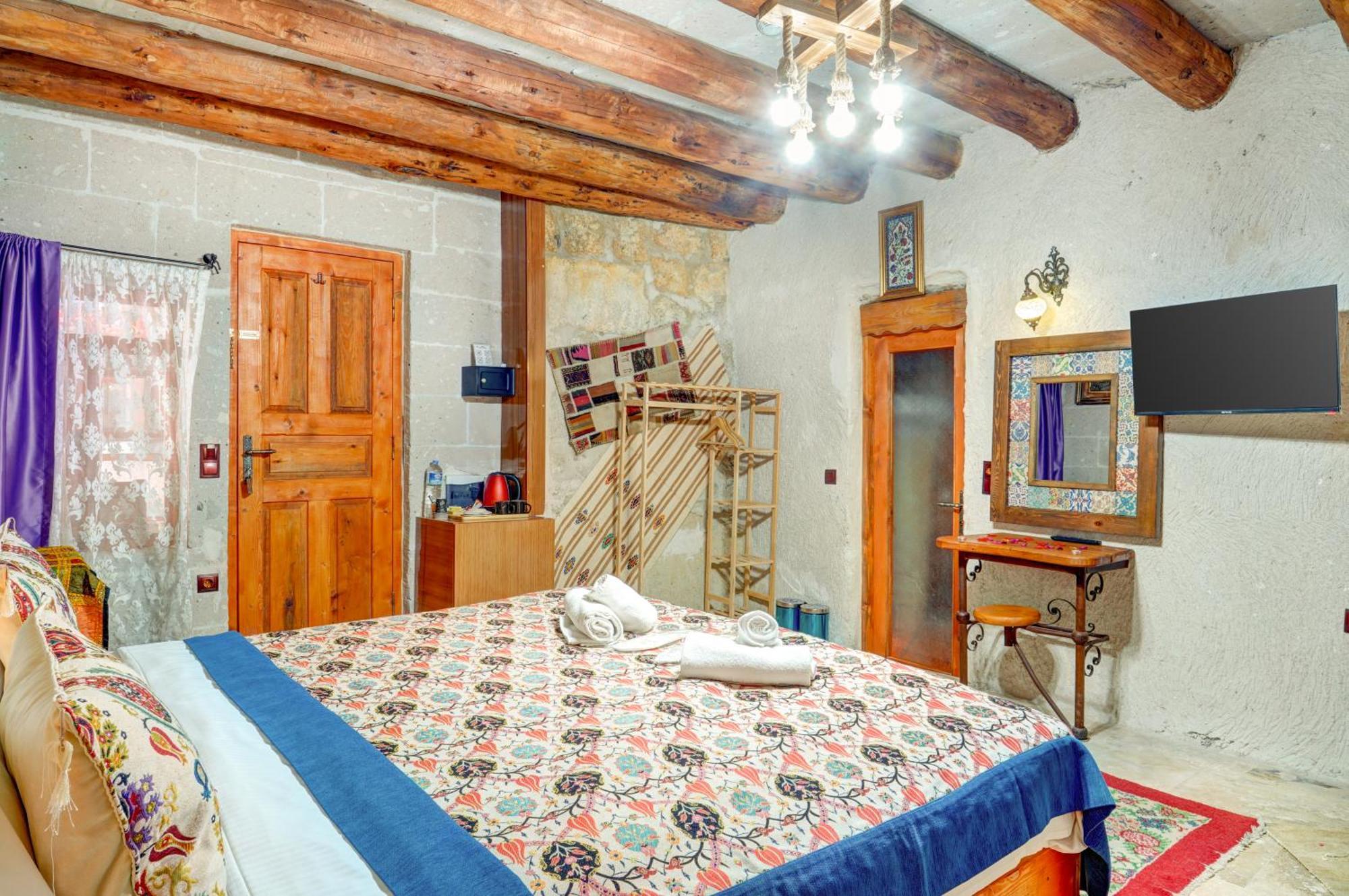 アヴァノス Atax Cave House Bed & Breakfast エクステリア 写真