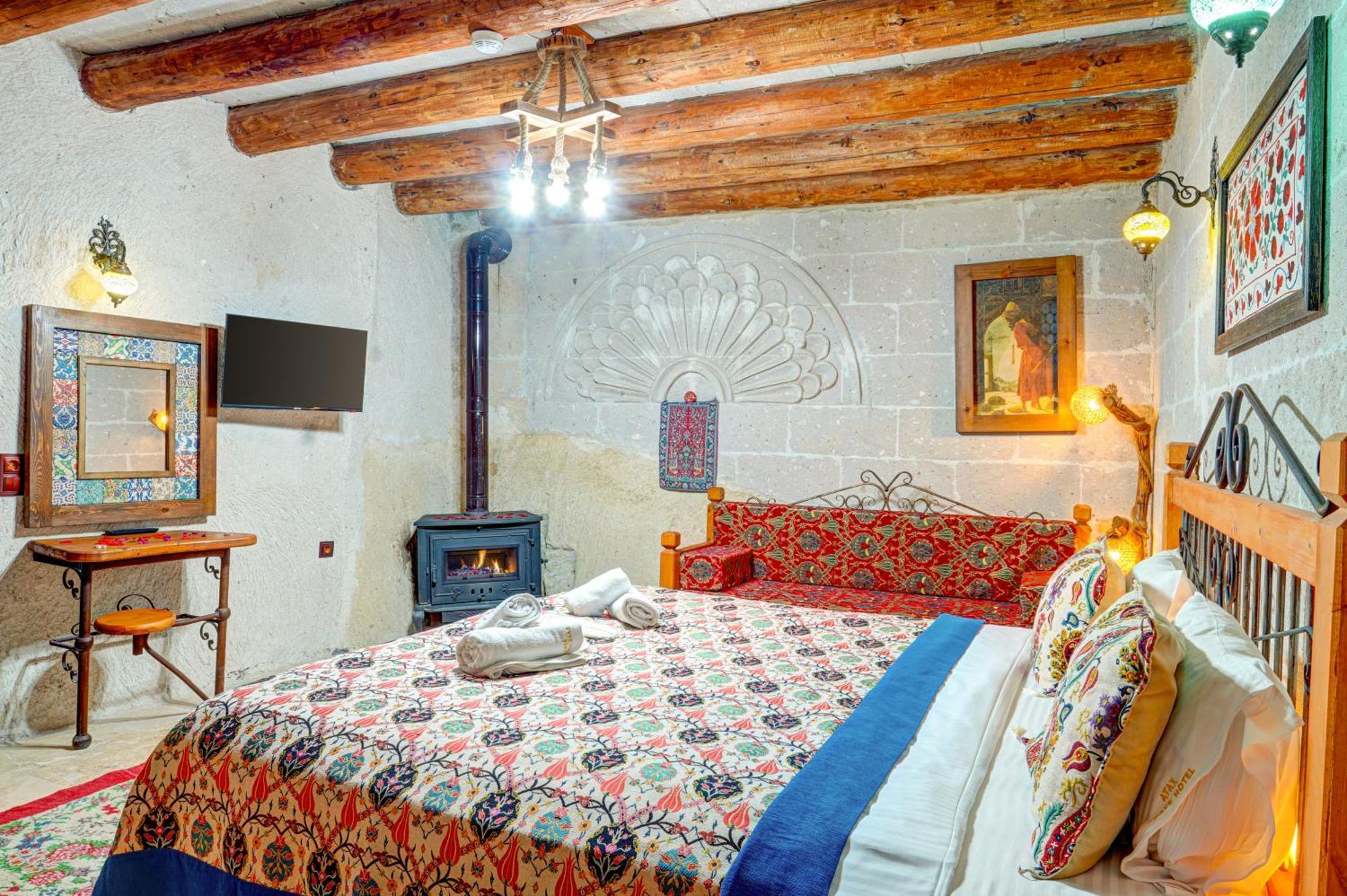 アヴァノス Atax Cave House Bed & Breakfast エクステリア 写真