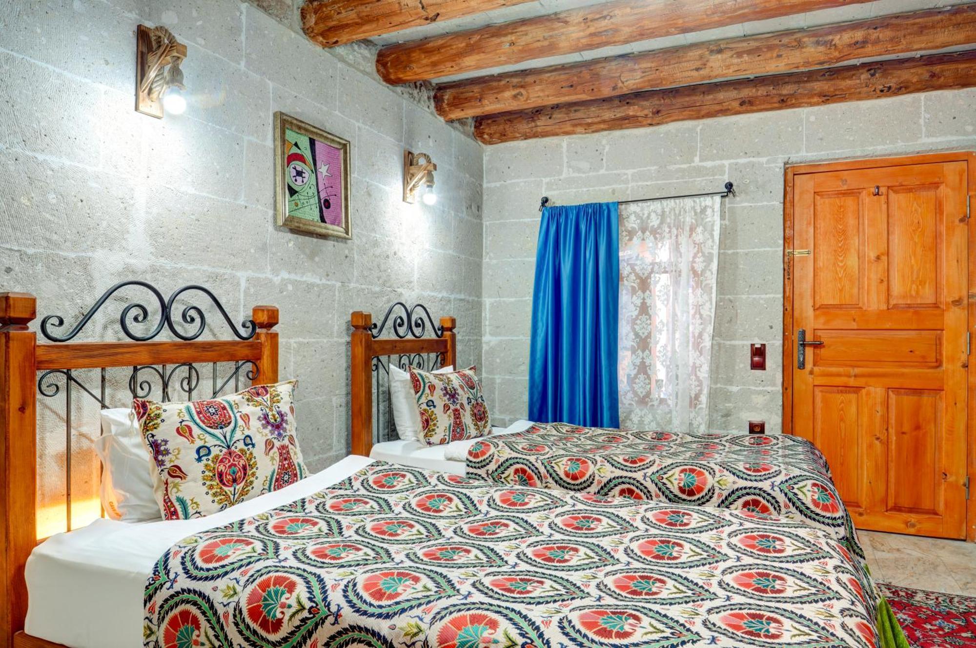 アヴァノス Atax Cave House Bed & Breakfast エクステリア 写真